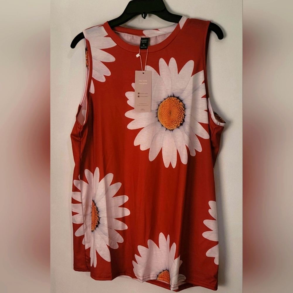 Flowered tank nwt